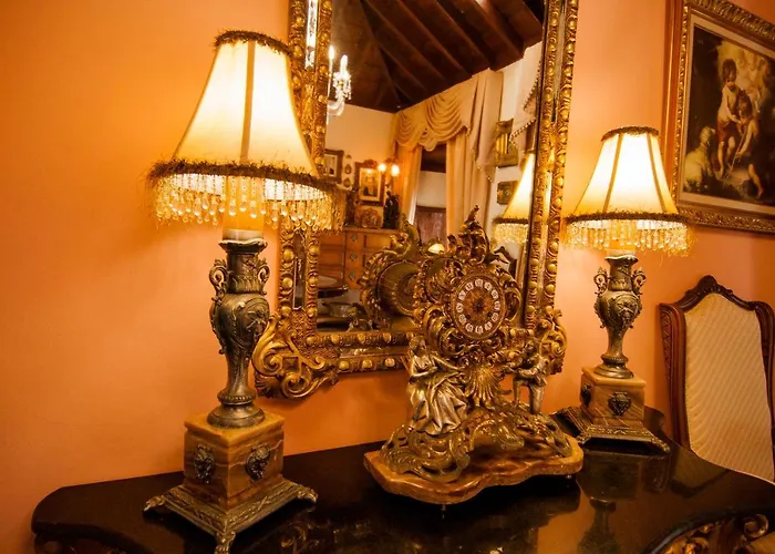 Arminda Hotel *