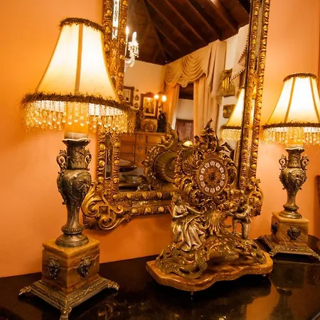 Arminda Hotel *