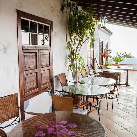 Arminda Hotel