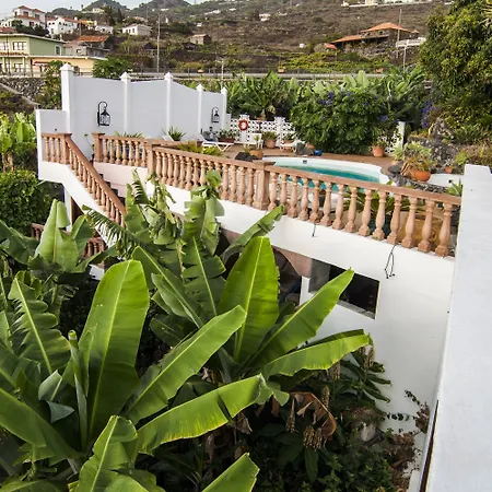 Arminda Hotel *