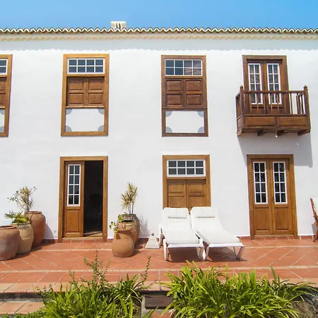 Arminda Hotel *